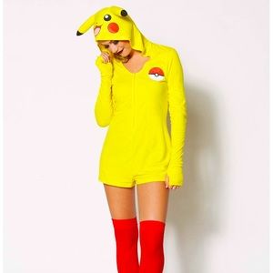 Pikachu costume L - never worn!